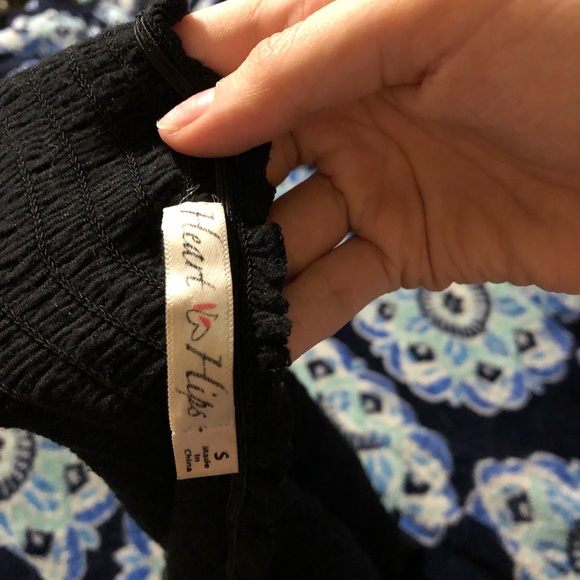 Black off the shoulder top🖤 - Picture 4 of 4